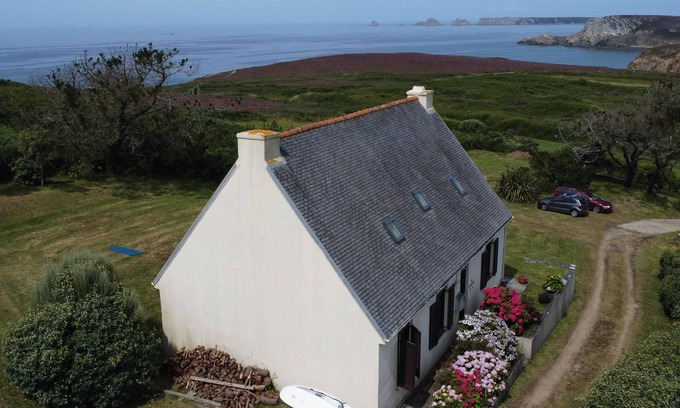 Crozon House | House sleeps 9. Spectacular sea views. 300yds sandy beach. Large garden. WiFi.