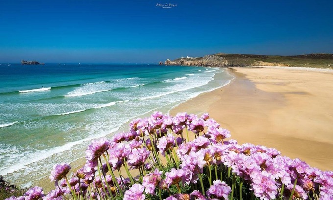 Crozon Villa | House standing breathtaking view of the sea, beach walk in 5 minutes, internet