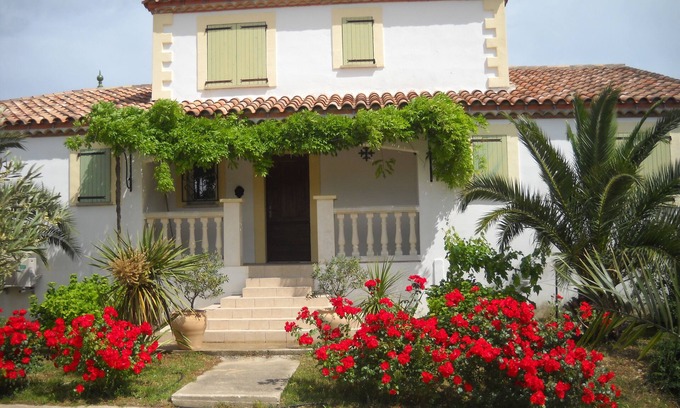 Le Pouget House | House swimming pool countryside garden parking air conditioning