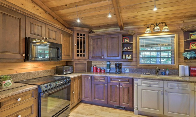 Milledgeville Cottage | House w/Dock + Slide Situated on Lake Sinclair!