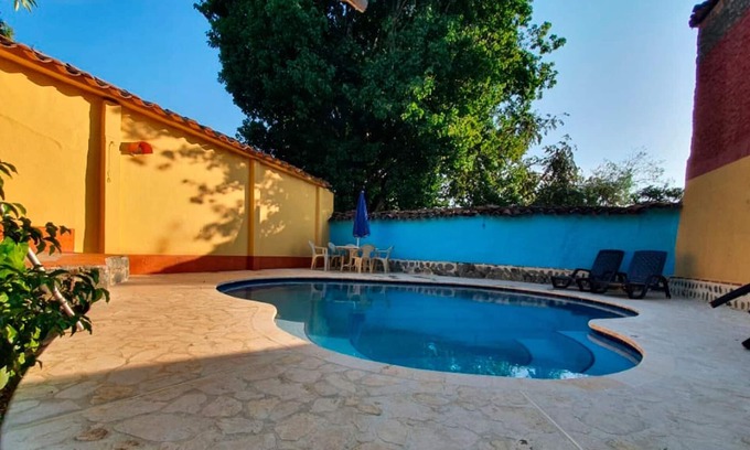 Guayabal House | House with a great pool near the historic center!