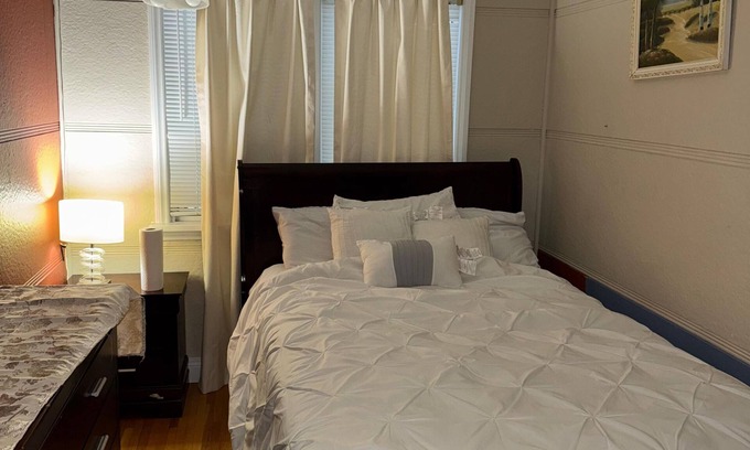 West St. Paul House | House with a River Back Location