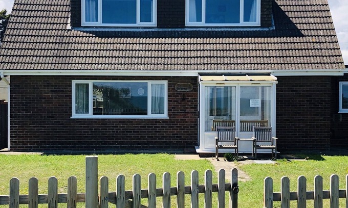 Scratby House | House with Beautiful Sea Views and access to dog friendly beach