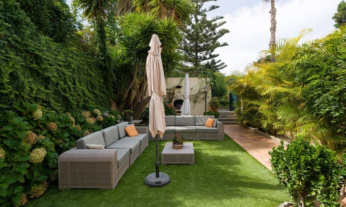 Las Brisas Ski Chalet | House with cozy garden BBQ