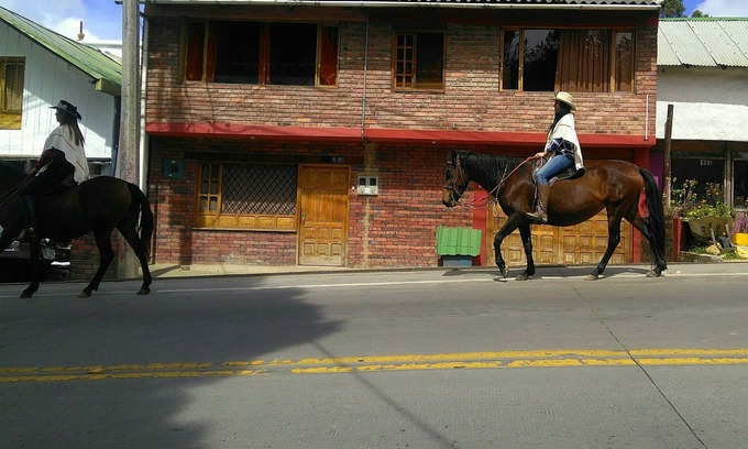 Bogota House | House with fireplace next to the forest ! Without leaving the city.