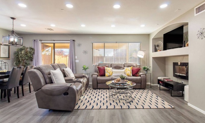 Casa Grande House | House with Heated Pool, King Bed and Work Station