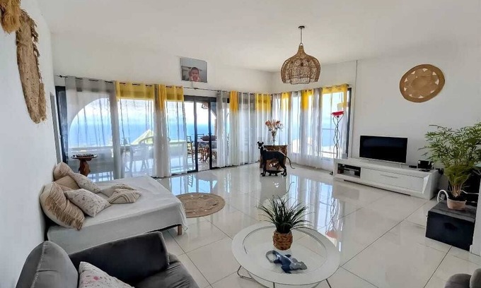 Saint-Leu House | House with ocean view and jacuzzi 10 minutes from the beach