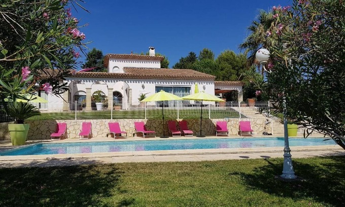 Beziers Villa | House with pool near the sea