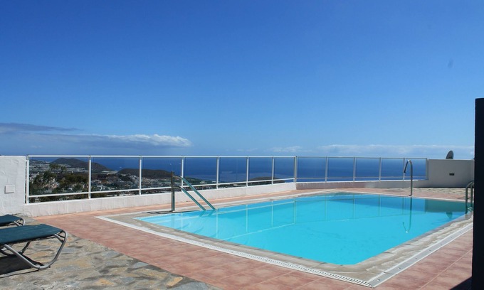 El Paso House | house with pool with 3 apartments