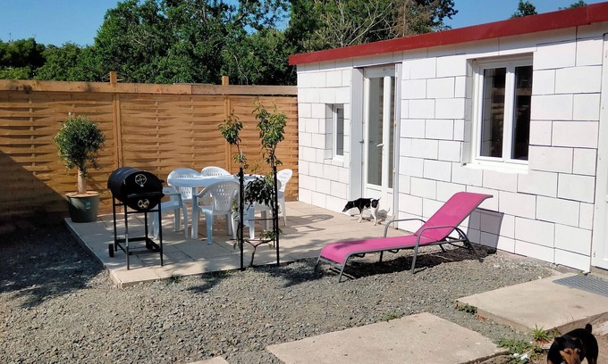 Saumur House | House with Tree-filled Garden