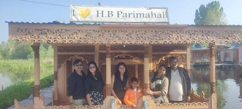 Dal Lake Boat Rental | Houseboat Parimahal Deluxe