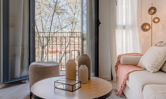Embajadores Apartment | Housing Ribera de Curtidores III by Sharing Co
