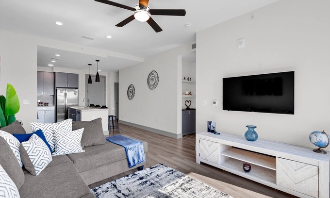 Texas Medical Center Apartment | HoustonLuxe Penthouse Highrise