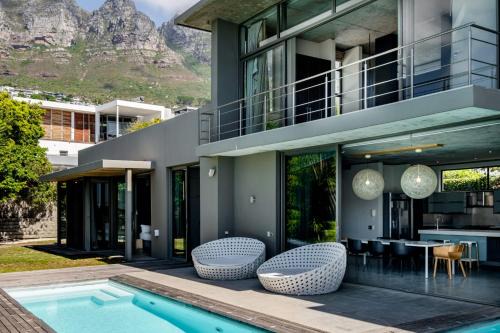 Camps Bay Villa | Hove Villa