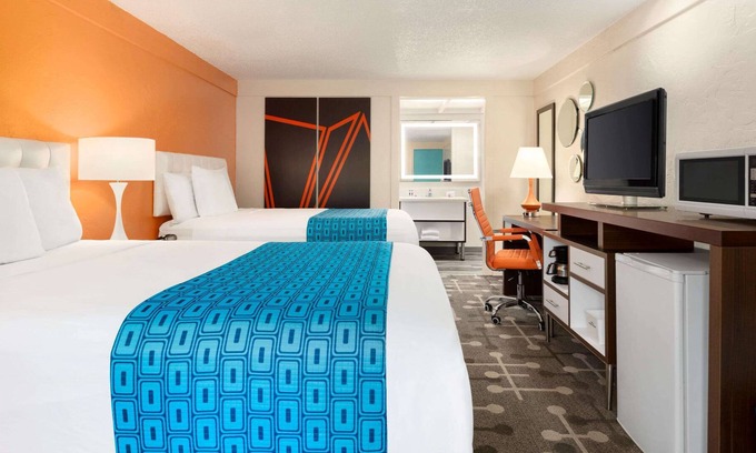 Dover Hotel | Howard Johnson by Wyndham Dover