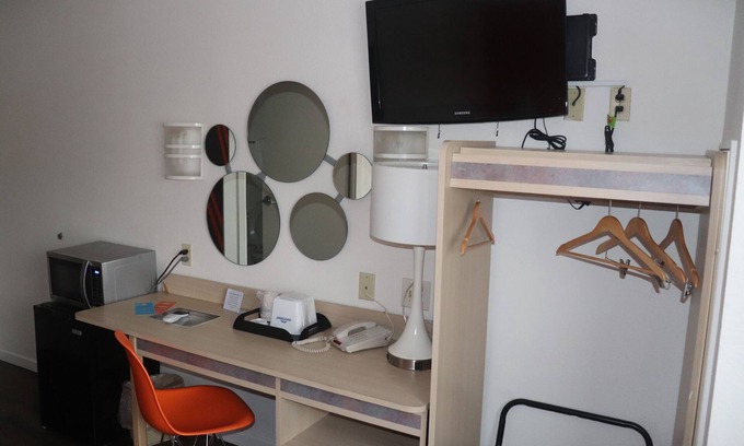 Tifton Hotel | Howard Johnson by Wyndham Tifton GA I-75