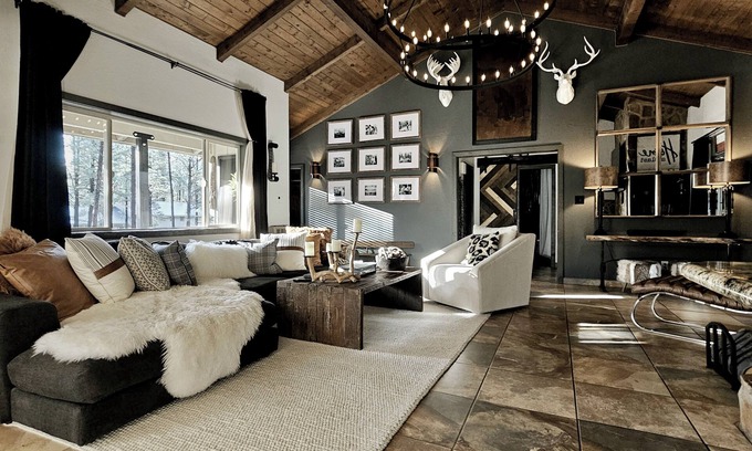 Angel Fire House | HUB34 - Autumn Chic Mountain Retreat!