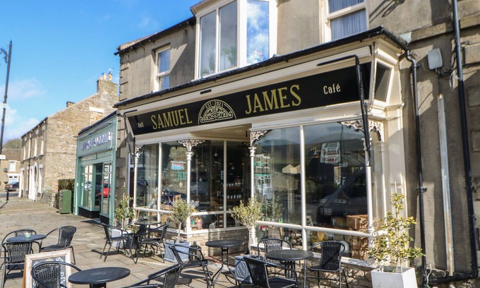 Barnard Castle Cottage | Hudeway View