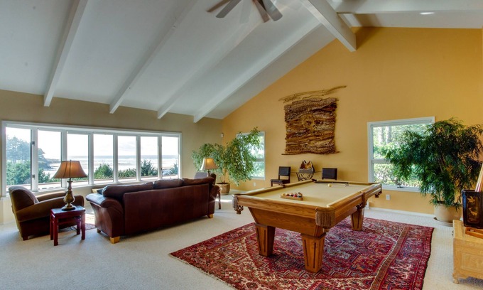 Yachats House | Huge Beachfront Home, Jaw-Dropping Views, Hot Tub, Rare Privacy - Dogs OK