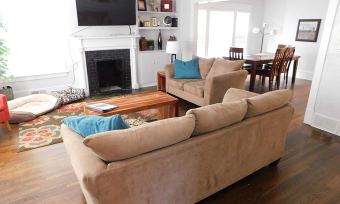 Erie House | Huge Cozy Updated home close to everything in Erie