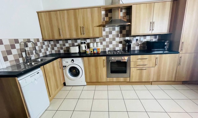 Sunderland Apartment | Huge Discounts-Free WiFi- Free Parking