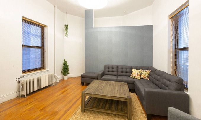 Ukrainian Village Apartment | Huge five-bedroom loft-style apartment in the heart of East Village