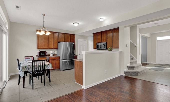 Indianapolis House | Huge Home in Indy, 4 Bedrooms, Sleeps 7