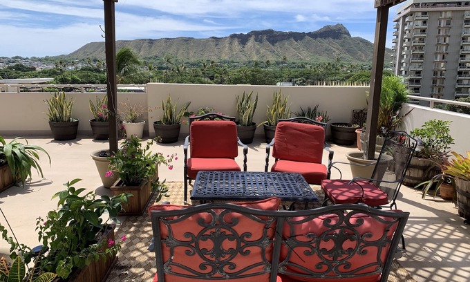 Waikiki Condo | Huge, private lanai with panoramic view of Diamondhead