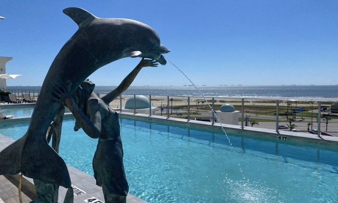 Galveston Condo | HUGE WRAPAROUND BALCONY! EMERALD #701 LUXURY 3BDRM/2.5B CONDO! POOL&HOT TUB