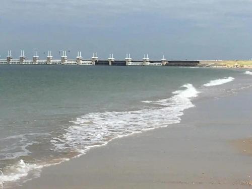 Kamperland House | Huis aan de vijver