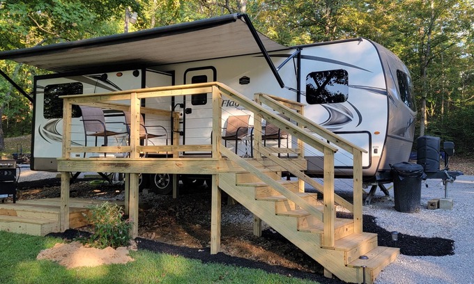 Battletown House | Hunting/Fishing and Boating on Little Blue River.