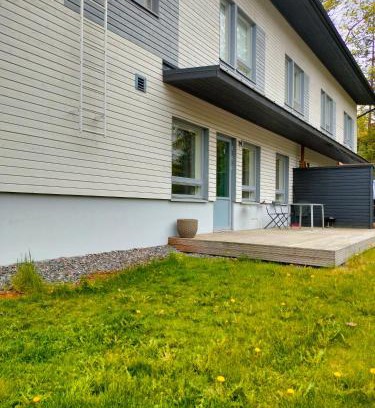 Espoo Apartment | Huoneisto terassilla & parkkipaikalla