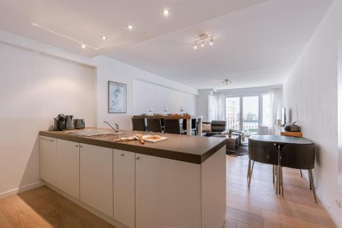 Ostend Apartment | Huswell - Beachside 3-Bedroom Duplex Near Sea