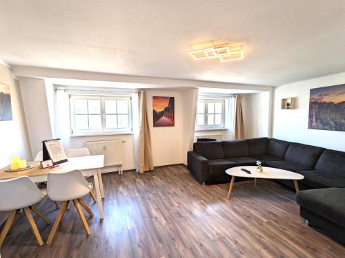 Sebnitz Apartment | HW4B - Urlaubsmagie - Zentral mit Gemeinschaftsgarten, -Pool & -Sauna