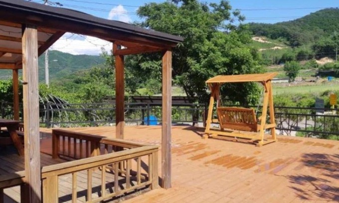 Hwacheon House | Hwacheon Bongori Tongnamujip Pension