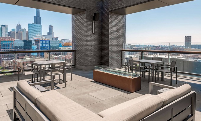 West Loop Hotel | Hyatt House Chicago West Loop