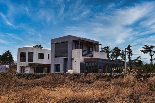 Hallim House | Hyeopjae MoonBeam