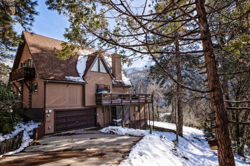 Camp Nelson Ski Chalet | Hygge Haus Sequoia - Large Private Cabin w Views