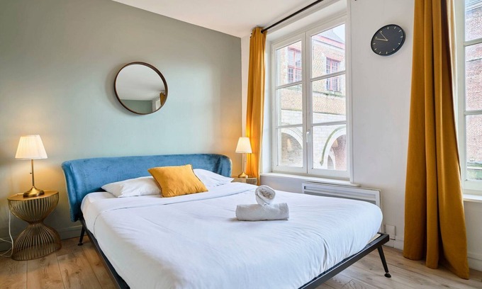 Lille Centre Ville Apartment | Hypercentre-train station: fully-equipped studio