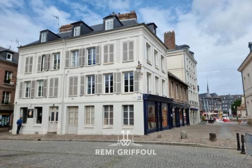 Enclos Apartment | Hypolite 3 Beautiful Apartment 80 meters from the Port of Honfleur 4