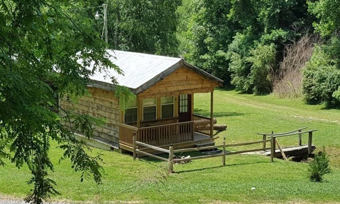 Bryson City Cottage | Ian’s Getaway, Hiking, Bryson City Hottub , whitewater rafting, Casino,GSMRR!