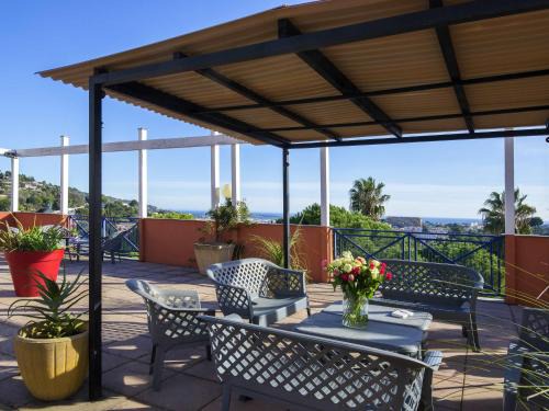 Mougins Hotel | ibis budget Cannes Mougins