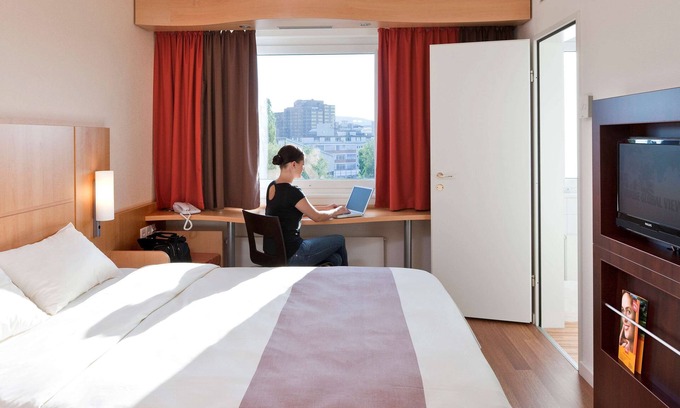 Lancy Hotel | ibis Geneve Petit Lancy