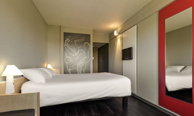 Sausheim Hotel | ibis Mulhouse Ile Napoléon