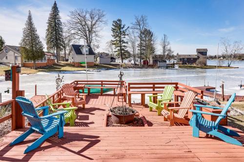 Farwell House | Ice Fish, Hunt and Explore Farwell Home on Lake