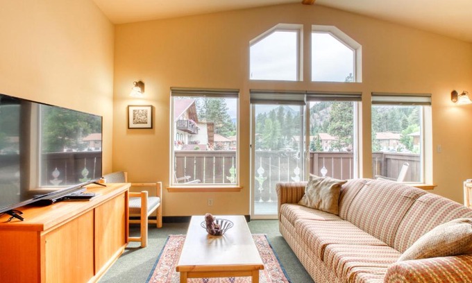 Downtown Leavenworth Apartment | Icicle Village Resort 507: Alpenglow Condo