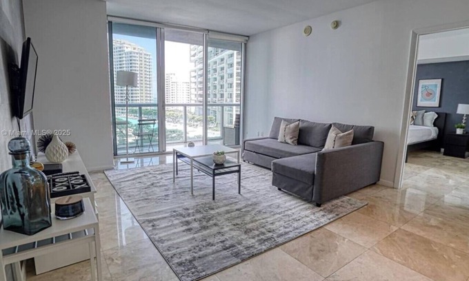 Downtown Miami Apartment | Icon Brickell - 17th floor - Sea View - Spa Access