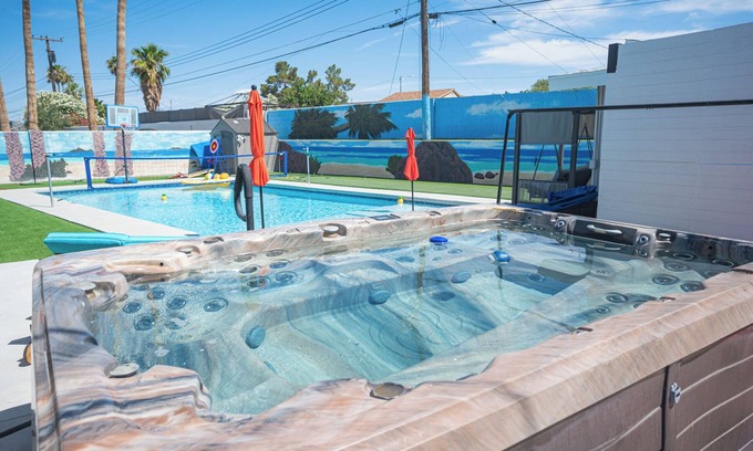 Las Vegas House | Iconic Vegas Estate - Mins to Strip /Airport /Events