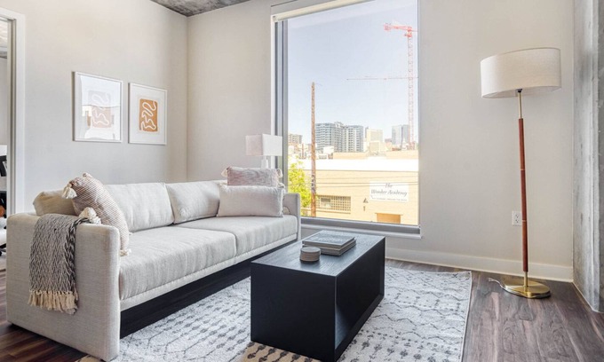 Golden Triangle Apartment | Ideal Golden Triangle 1BR w/ Pool, Gym & W/D, next to Park, by Blueground