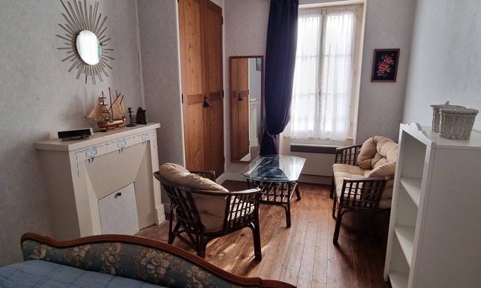 Bernieres-sur-Mer House | Ideal holiday home for 3 6 people families in Normandy by the sea on Juno Beach